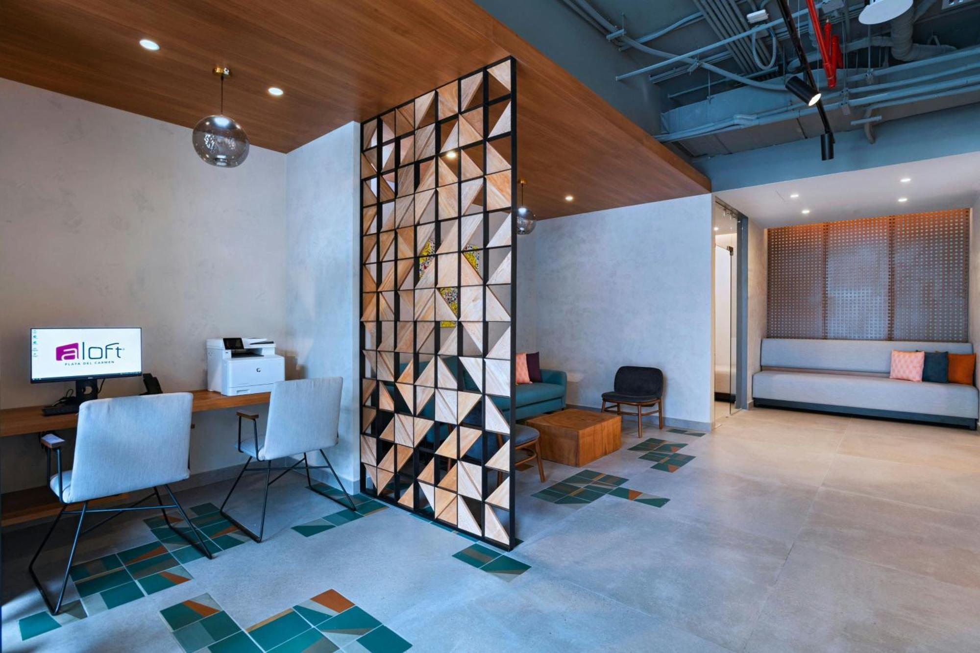 Готель Aloft Плайя-дель-Кармен Екстер'єр фото Interior of the hotel