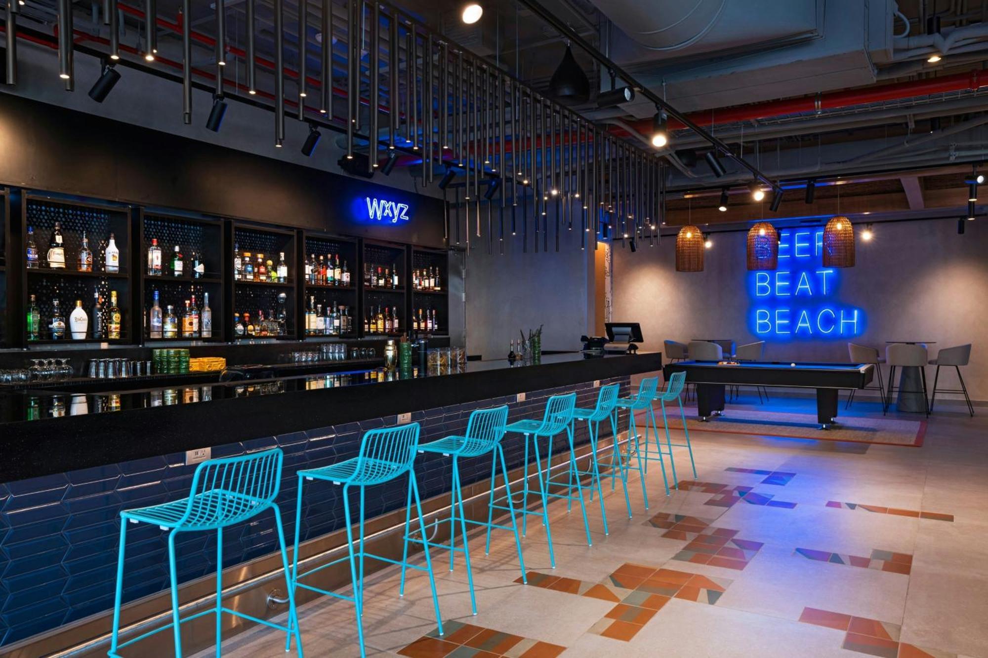 Готель Aloft Плайя-дель-Кармен Екстер'єр фото The bar at the 2012 Olympics